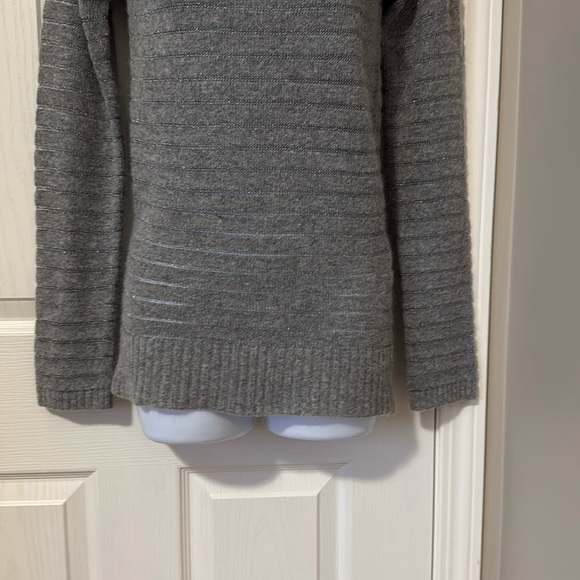 ZARA Sweater - Picture 3 of 7